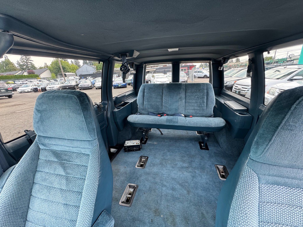 1994 Chevrolet Astro Image 10