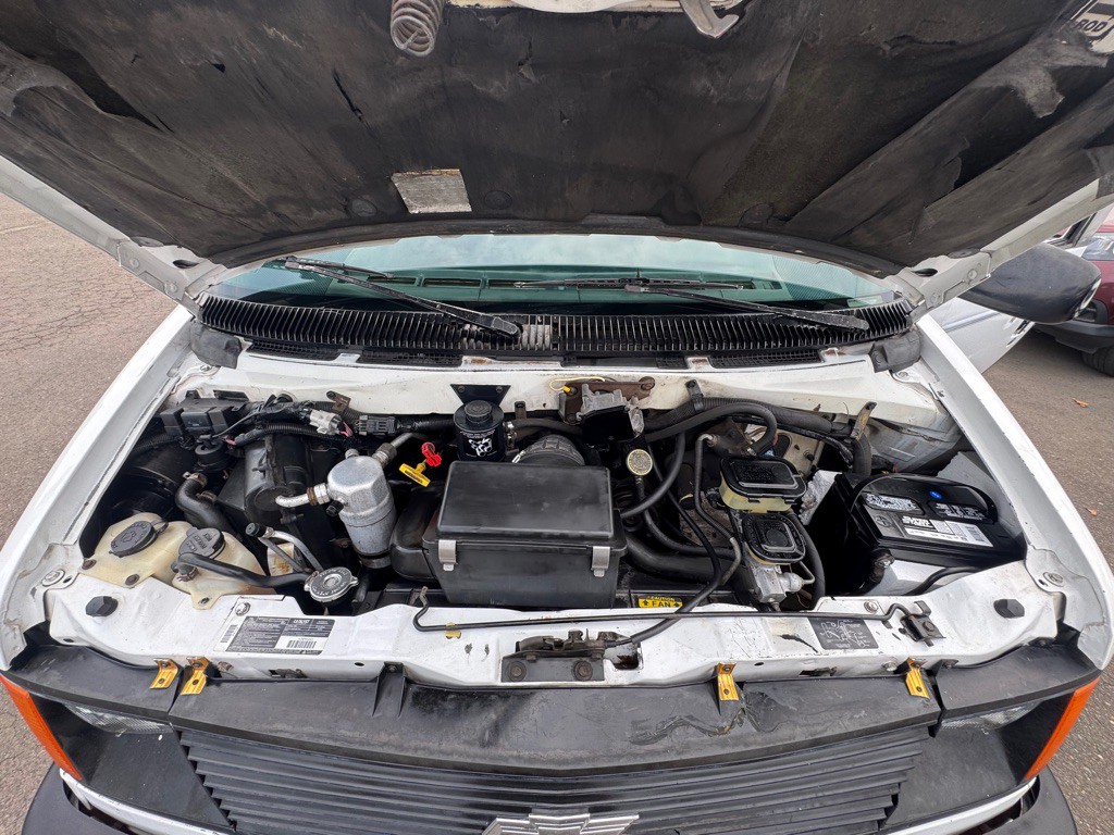 1994 Chevrolet Astro Image 11
