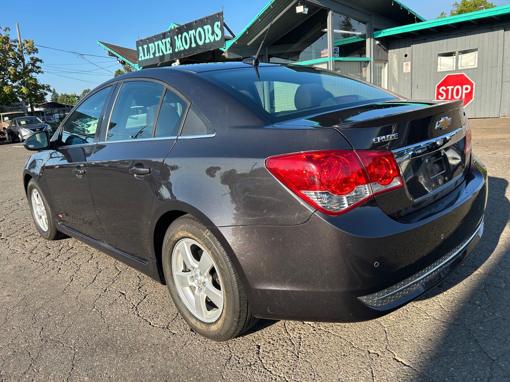 2014 Chevrolet Cruze Image 2