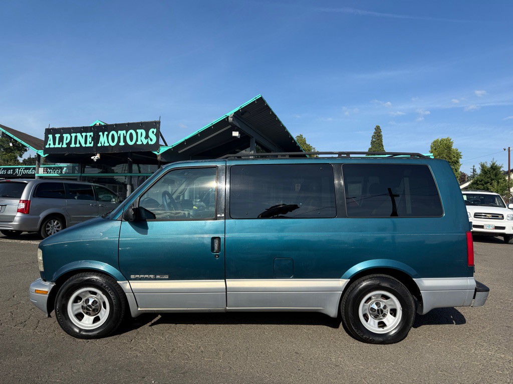 1998 GMC Safari Image 3