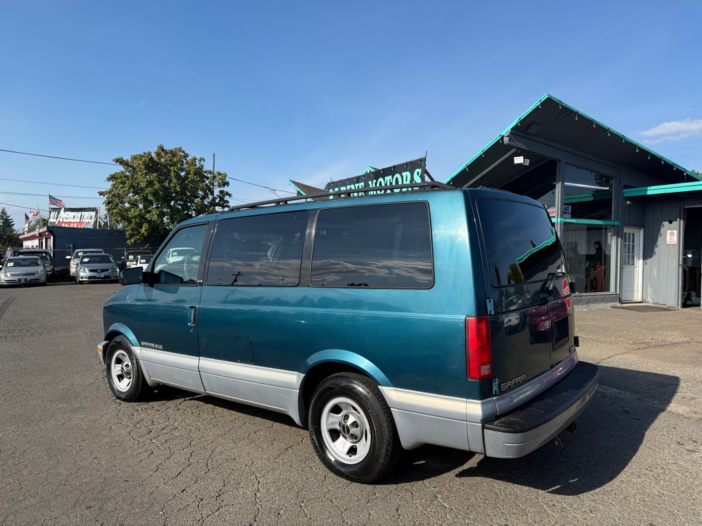 1998 GMC Safari Image 4