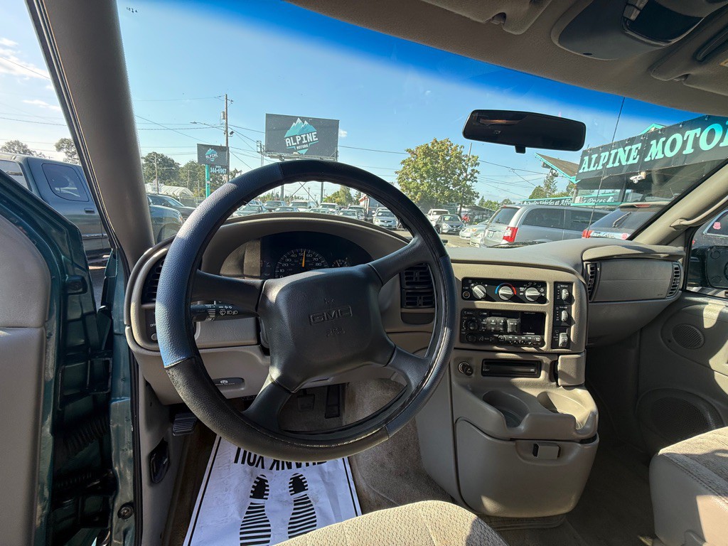1998 GMC Safari Image 11