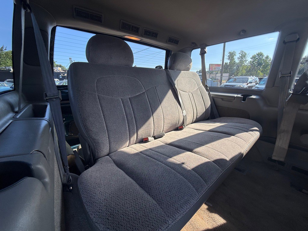 1998 GMC Safari Image 13