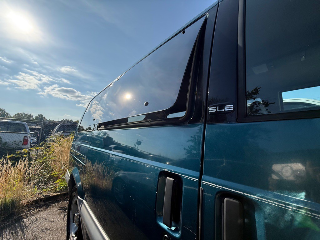 1998 GMC Safari Image 16