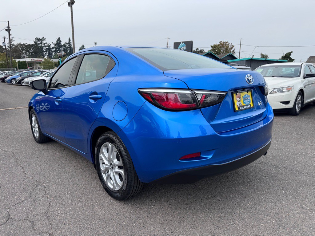 2018 Toyota Yaris Image 3