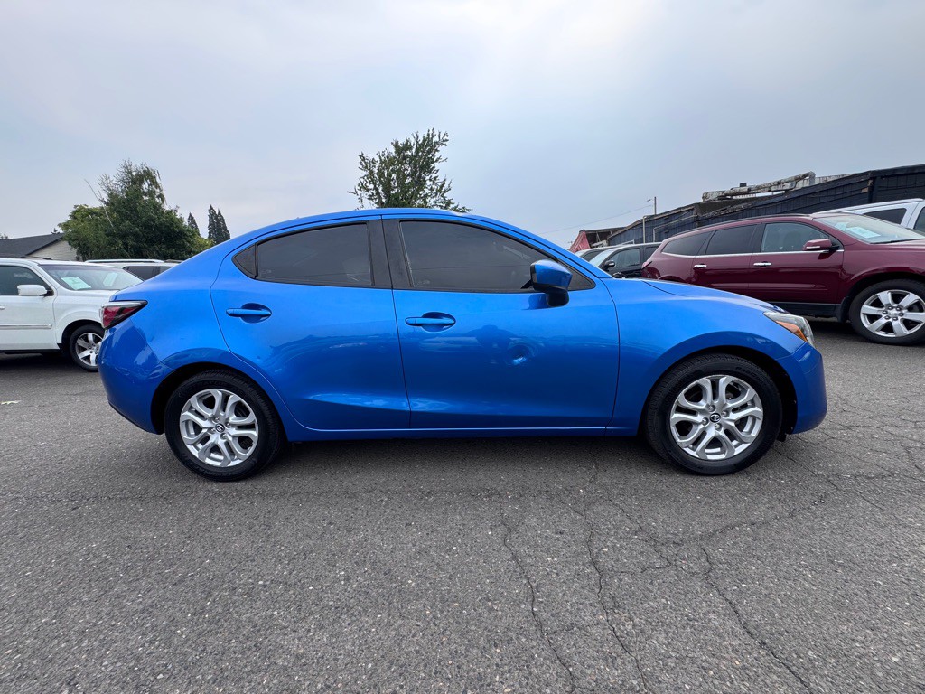 2018 Toyota Yaris Image 6