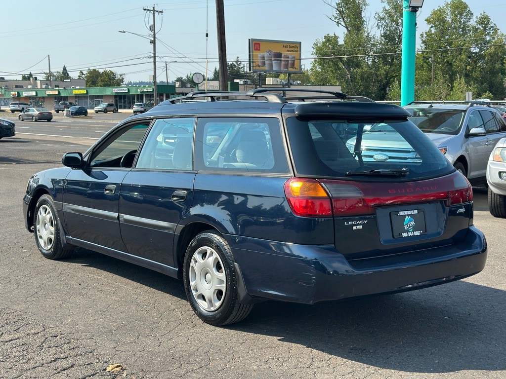 2001 Subaru Legacy Image 2
