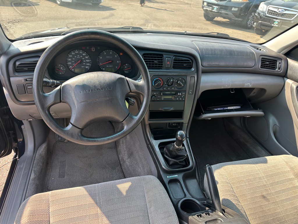 2001 Subaru Legacy Image 10