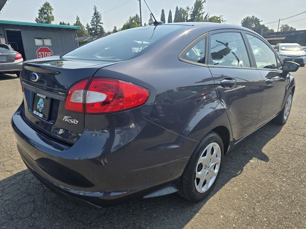 2012 Ford Fiesta Image 5