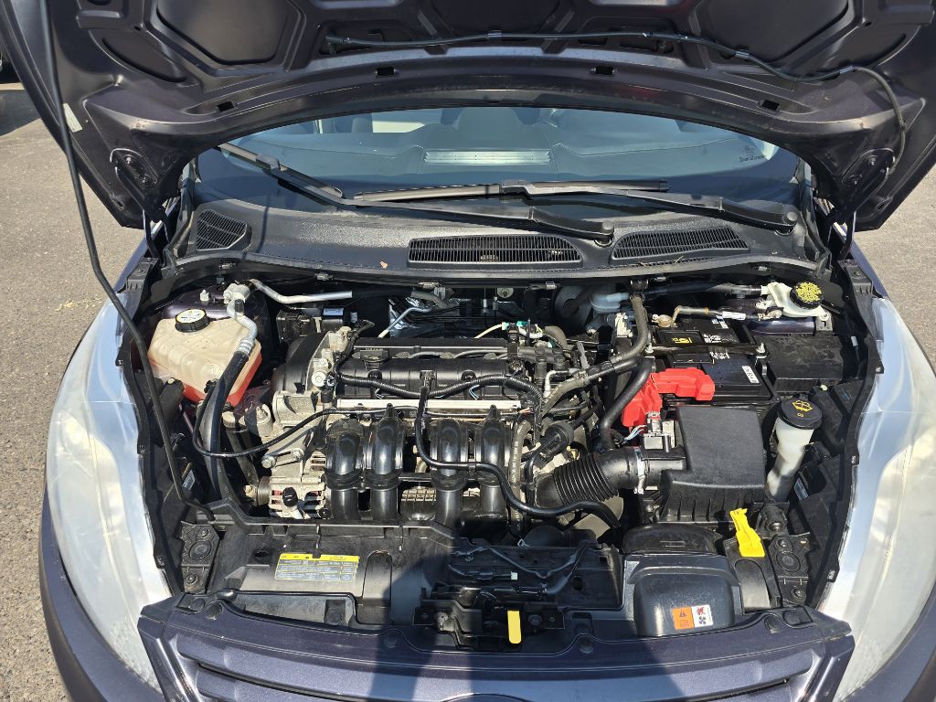 2012 Ford Fiesta Image 17