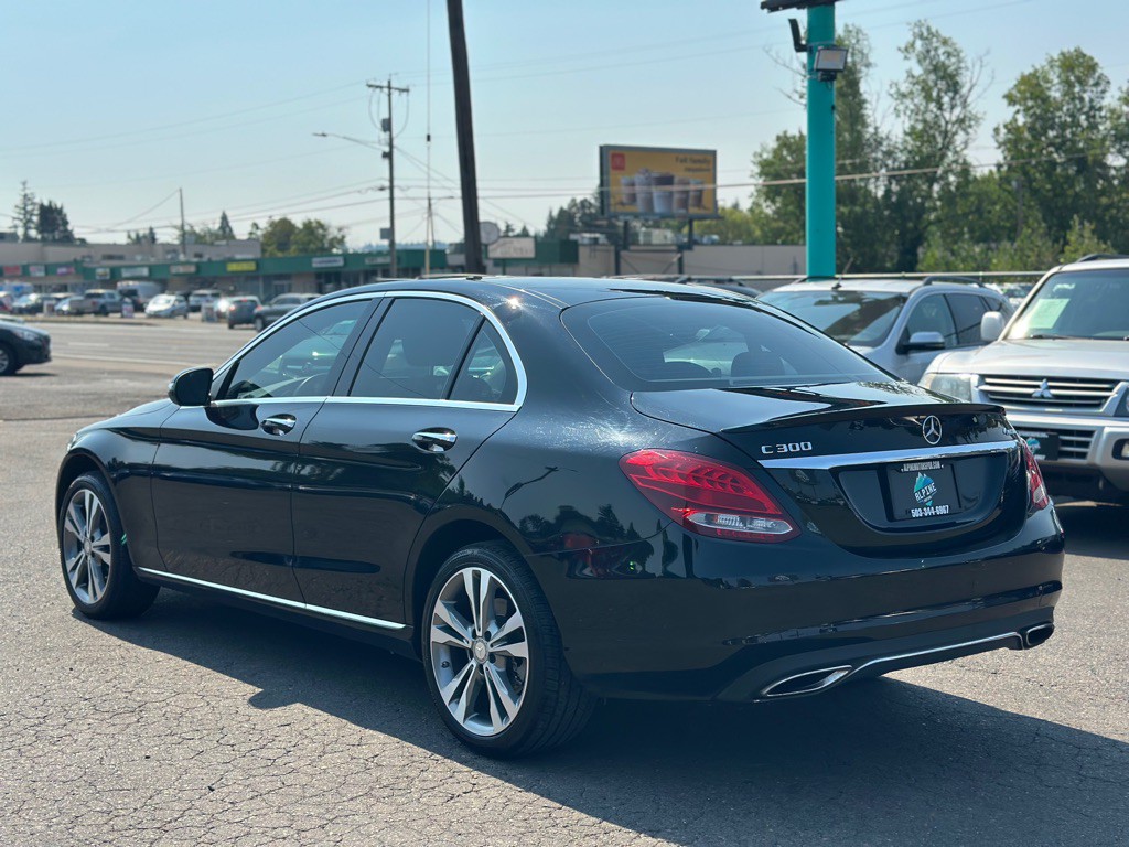 2016 Mercedes-Benz C-Class Image 2
