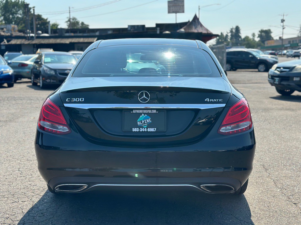 2016 Mercedes-Benz C-Class Image 3
