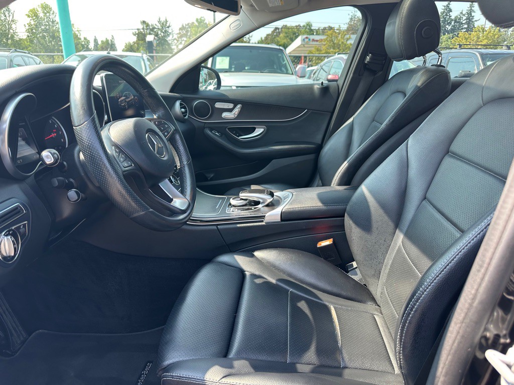 2016 Mercedes-Benz C-Class Image 7