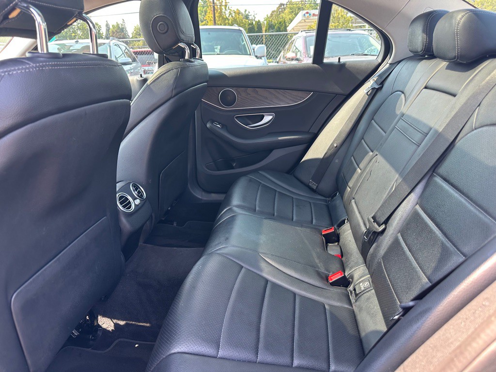 2016 Mercedes-Benz C-Class Image 8