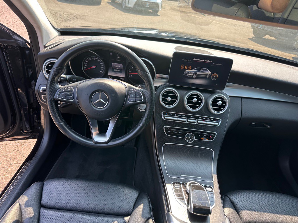 2016 Mercedes-Benz C-Class Image 9