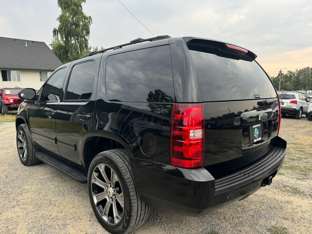 2010 Chevrolet Tahoe Image 2