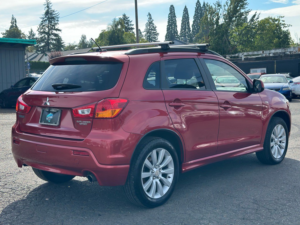 2011 Mitsubishi Outlander Image 4