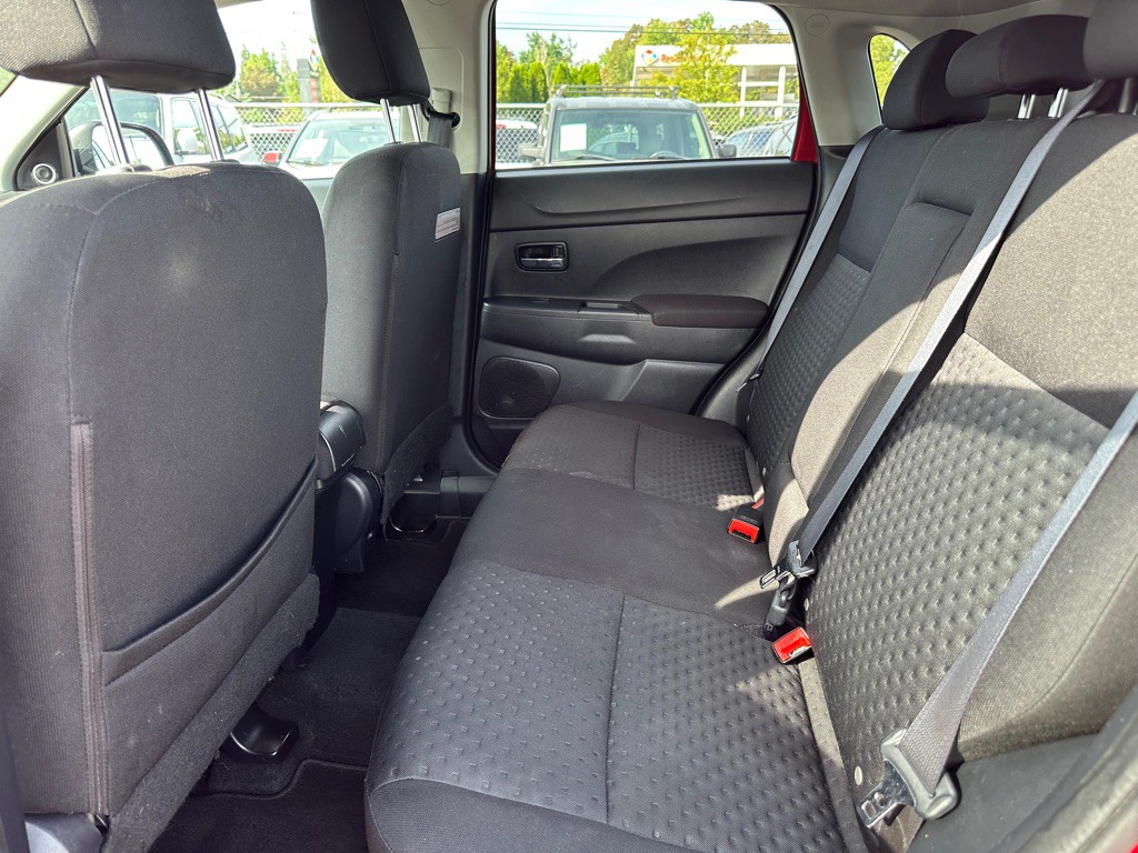 2011 Mitsubishi Outlander Image 8