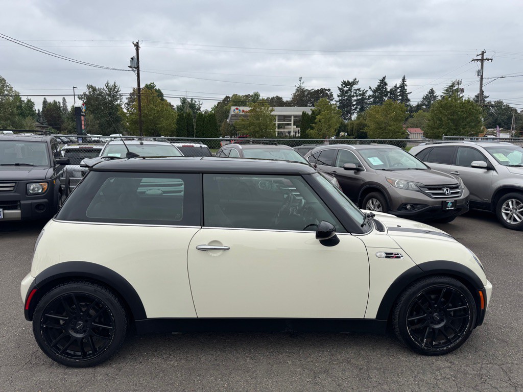 2006 MINI Cooper Image 5