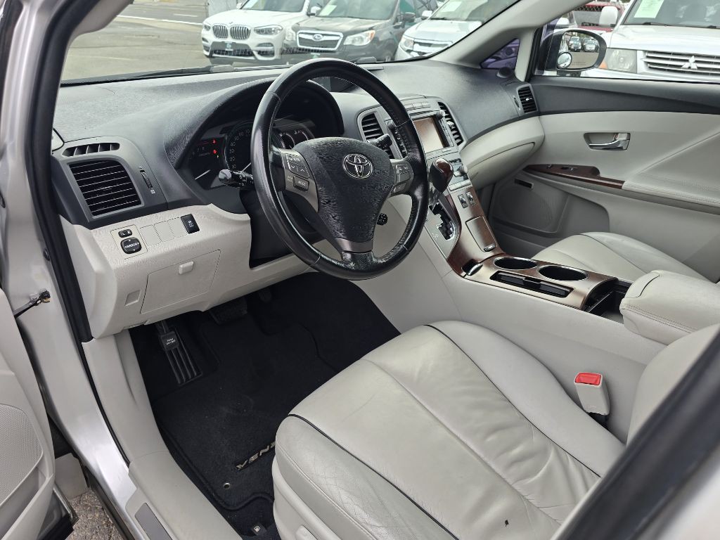 2009 Toyota Venza Image 11