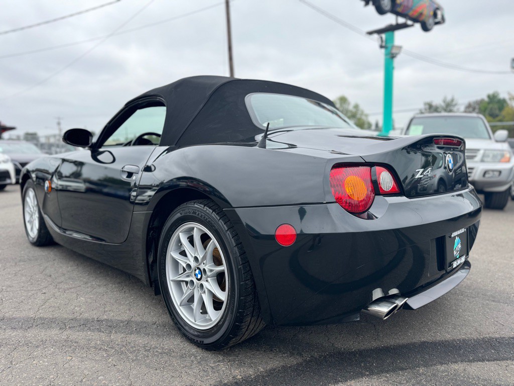 2004 BMW Z4 Image 2