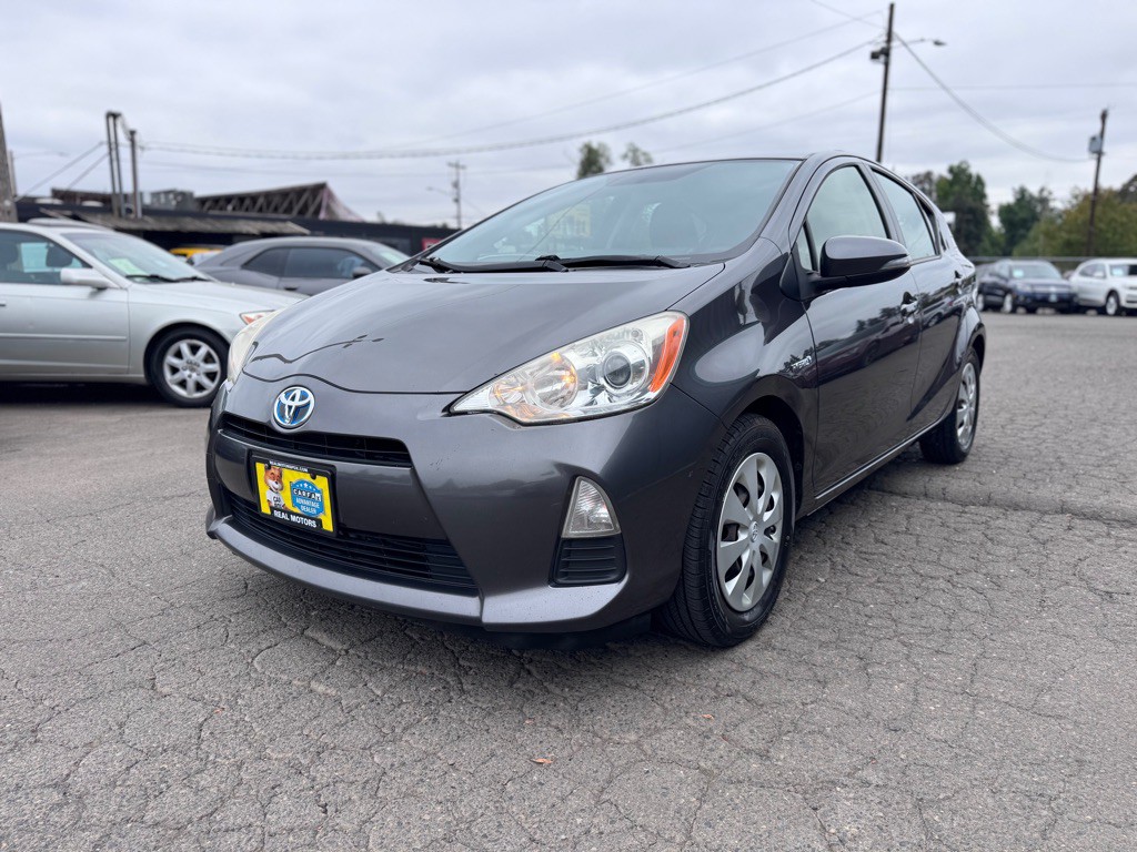 2012 Toyota Prius Image 1