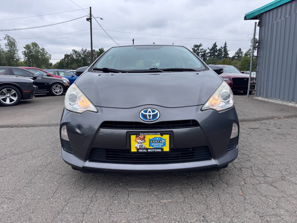 2012 Toyota Prius Image 8