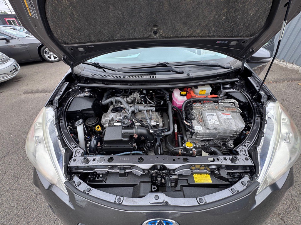 2012 Toyota Prius Image 21