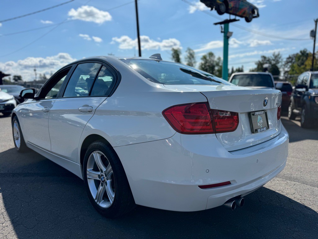 2015 BMW 3 Series Image 2