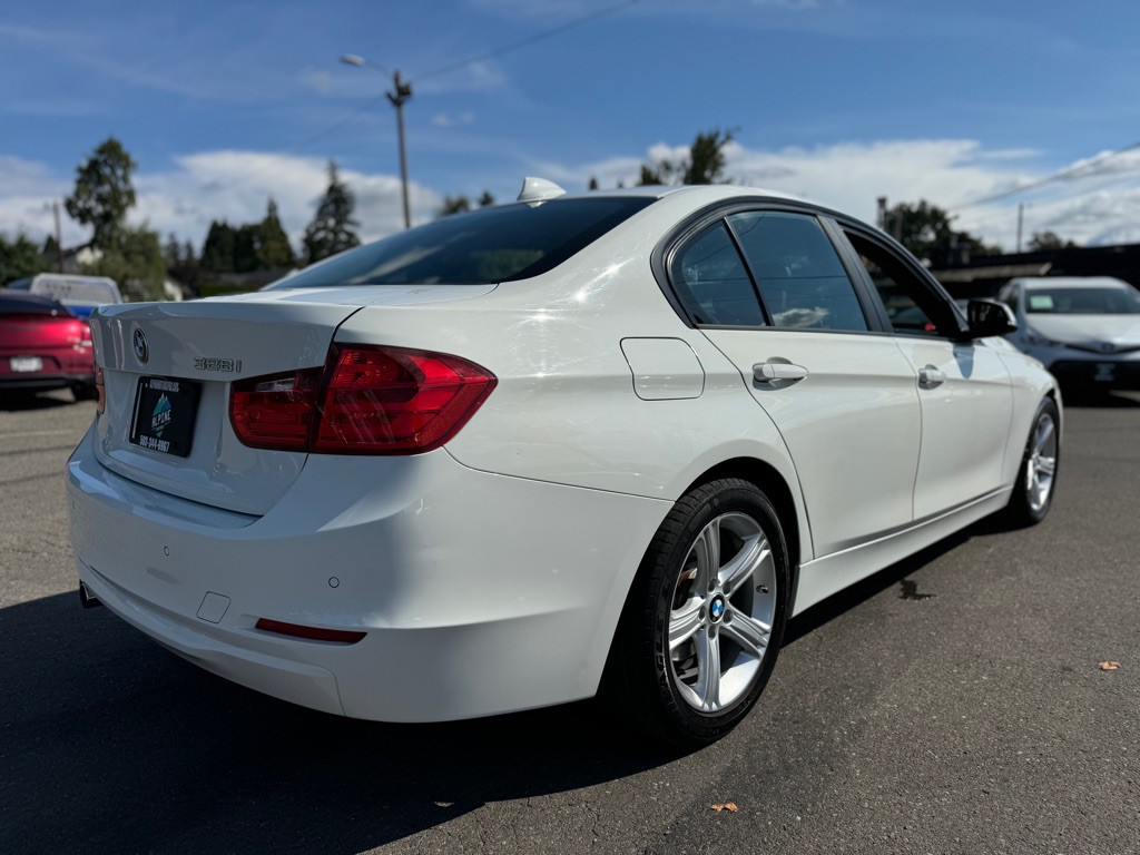 2015 BMW 3 Series Image 4