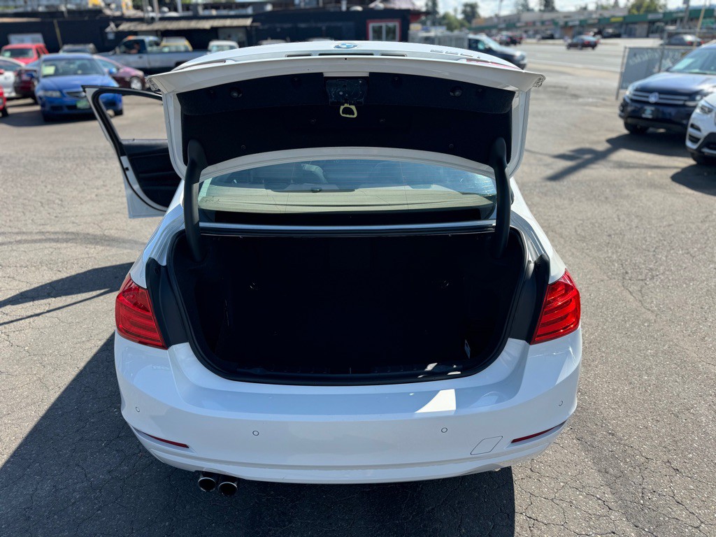 2015 BMW 3 Series Image 10