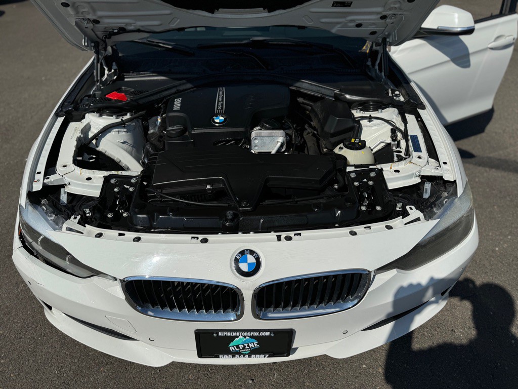 2015 BMW 3 Series Image 11