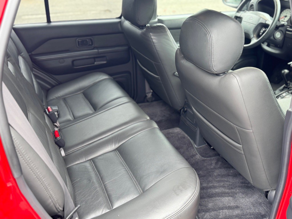 2000 Nissan Pathfinder Image 10