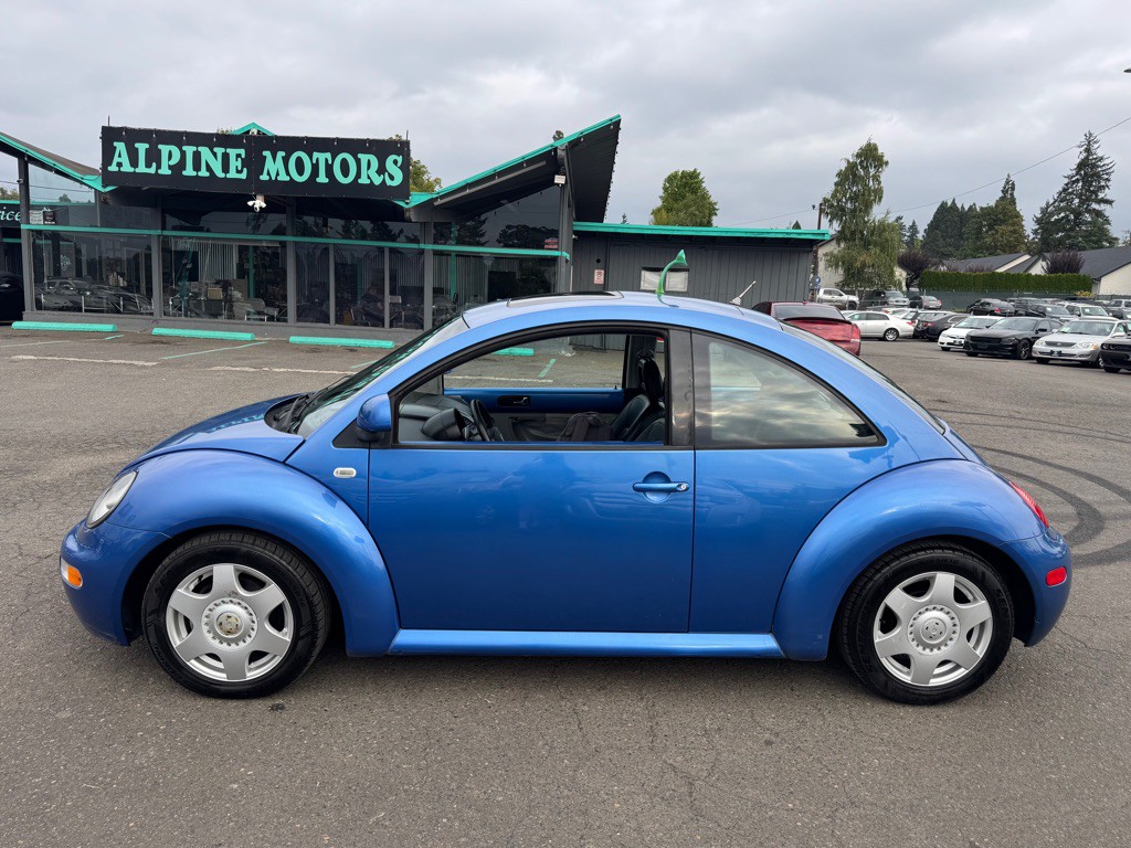 2000 Volkswagen Beetle Image 2