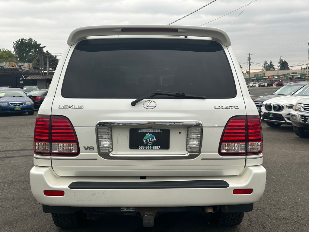 2006 Lexus LX Image 3