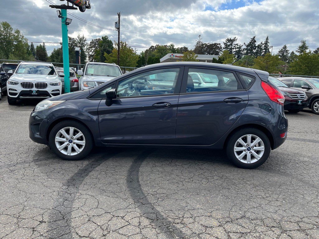 2012 Ford Fiesta Image 2