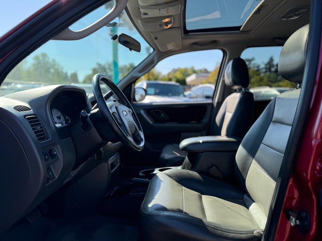 2003 Ford Escape Image 7