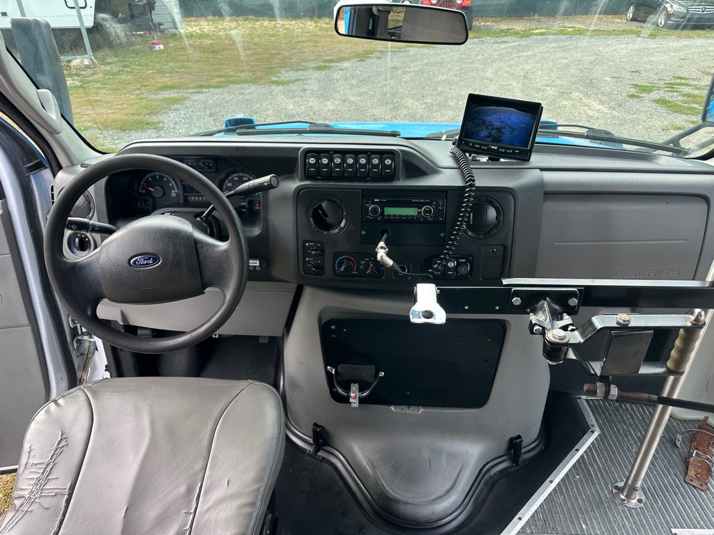 2014 Ford Econoline Image 9