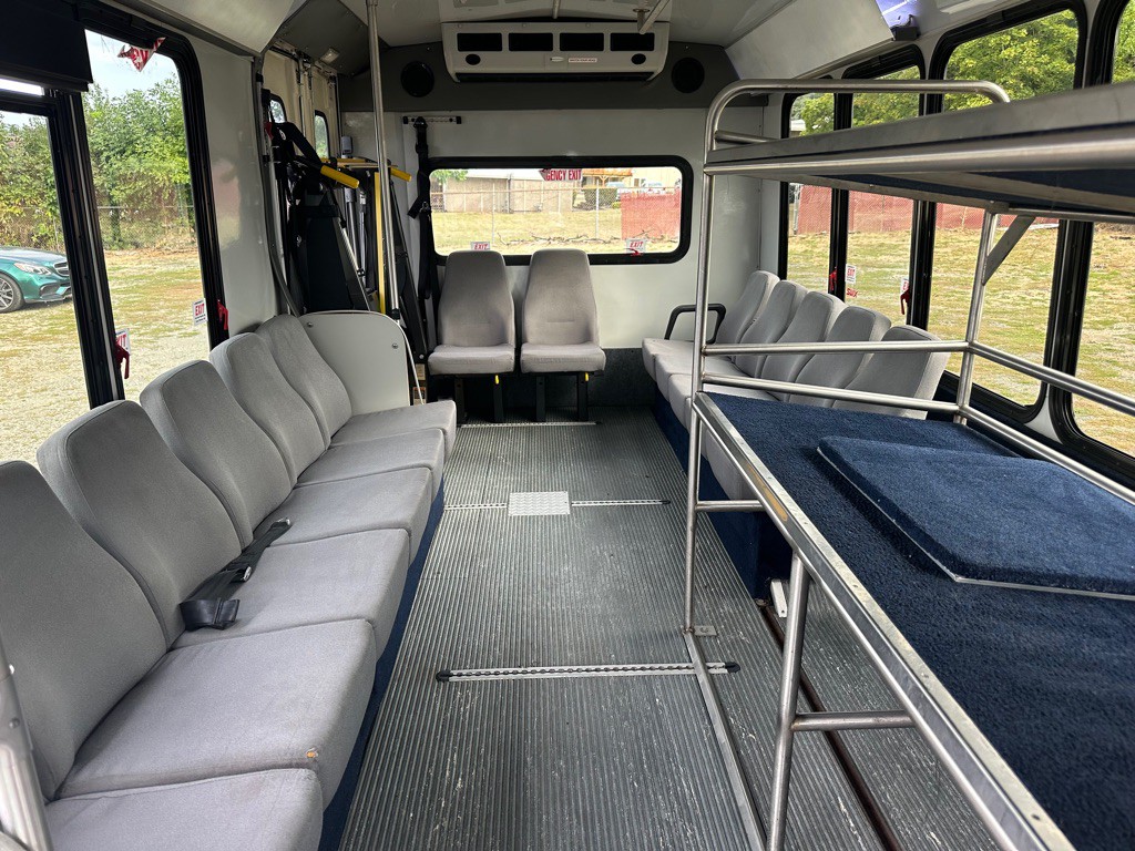 2014 Ford Econoline Image 11