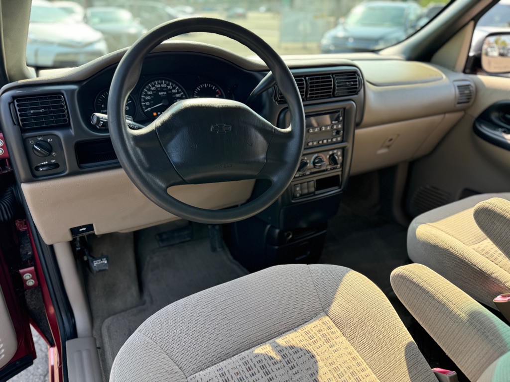 2002 Chevrolet Venture Image 10