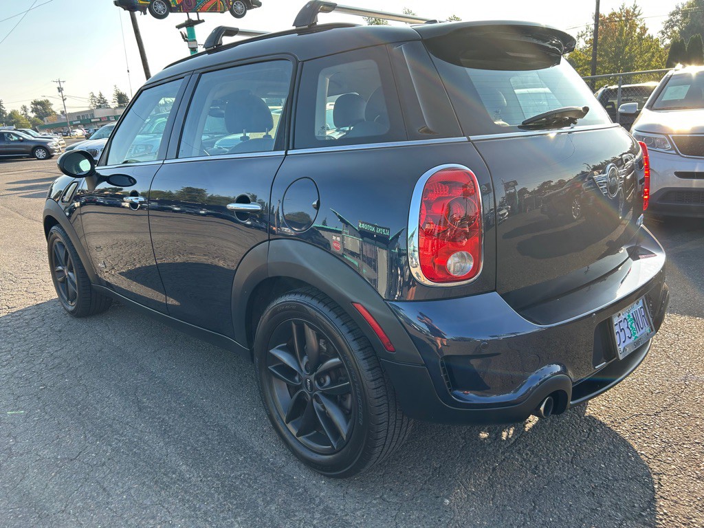 2013 MINI Cooper Image 2