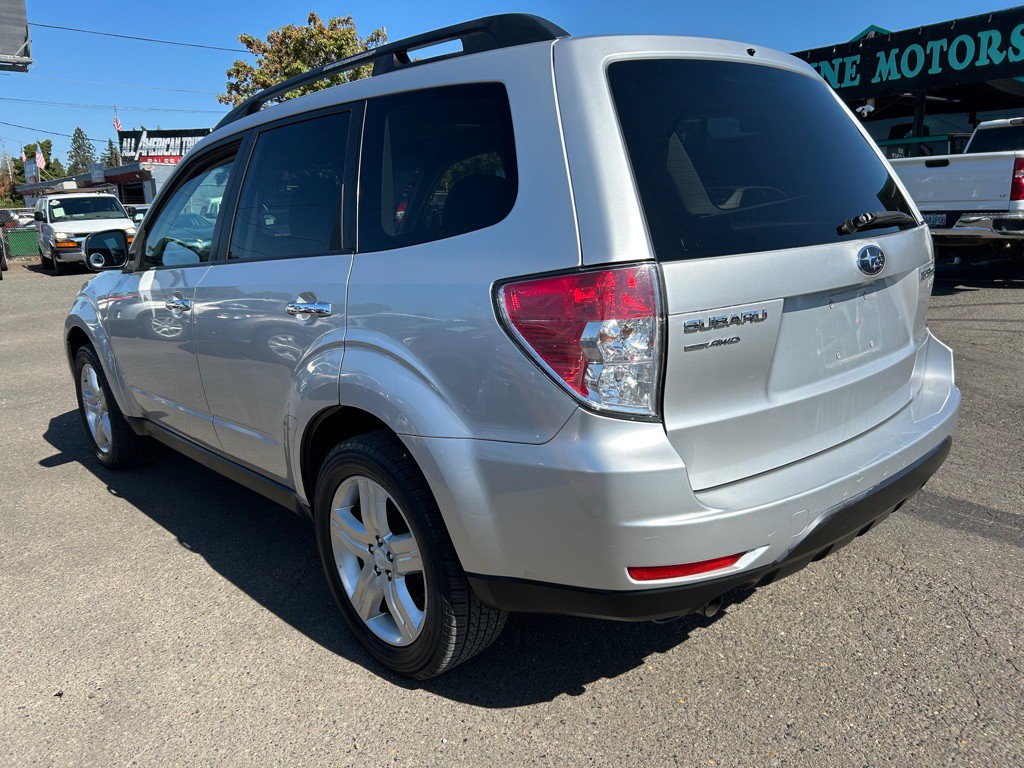 2010 Subaru Forester Image 2