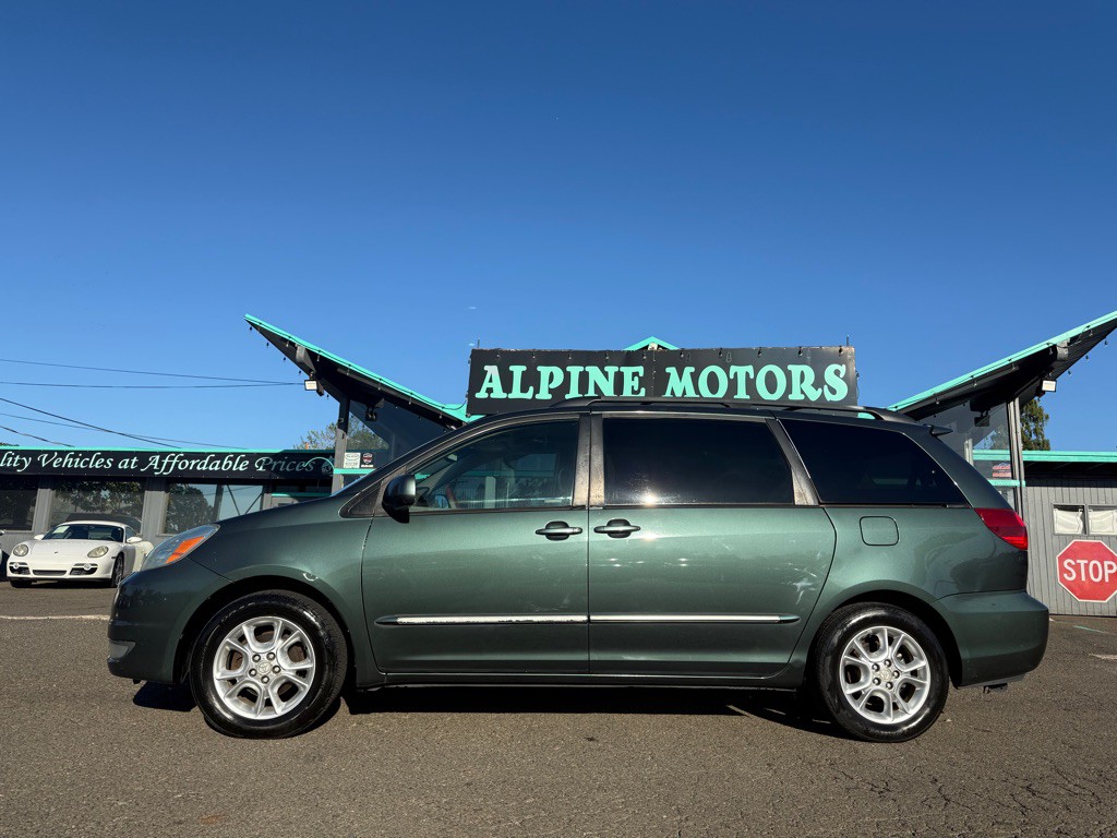 2004 Toyota Sienna Image 2