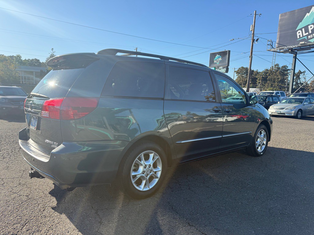 2004 Toyota Sienna Image 5