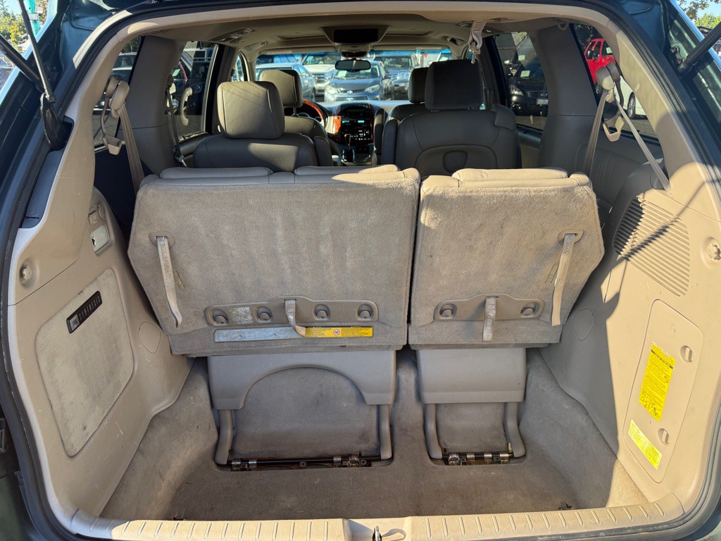 2004 Toyota Sienna Image 15