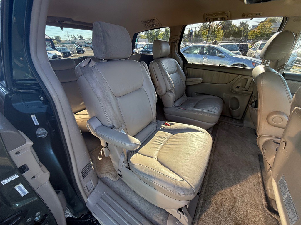 2004 Toyota Sienna Image 17