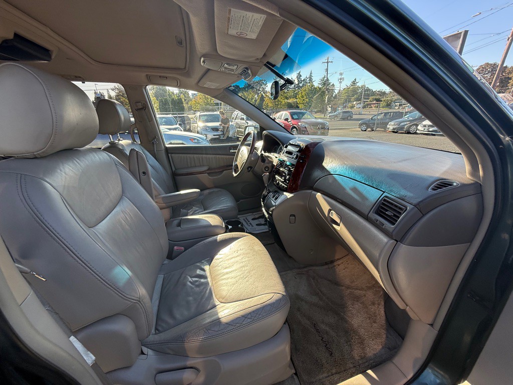 2004 Toyota Sienna Image 19