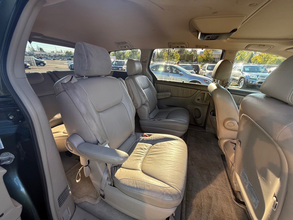 2004 Toyota Sienna Image 20