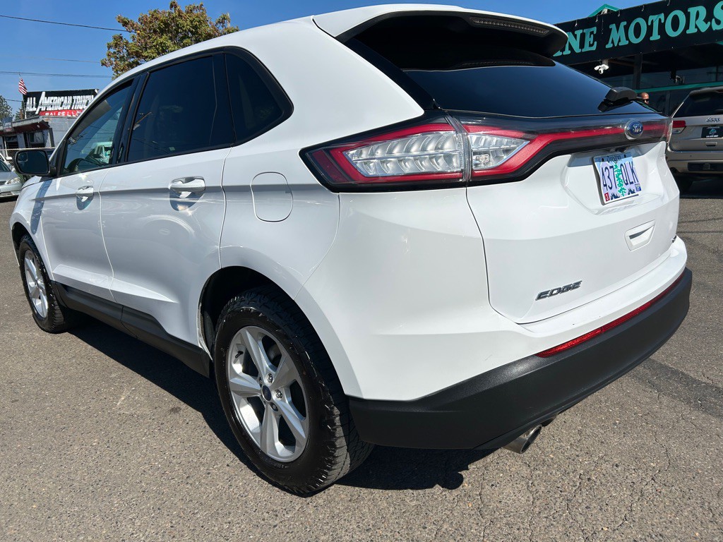 2017 Ford Edge Image 2