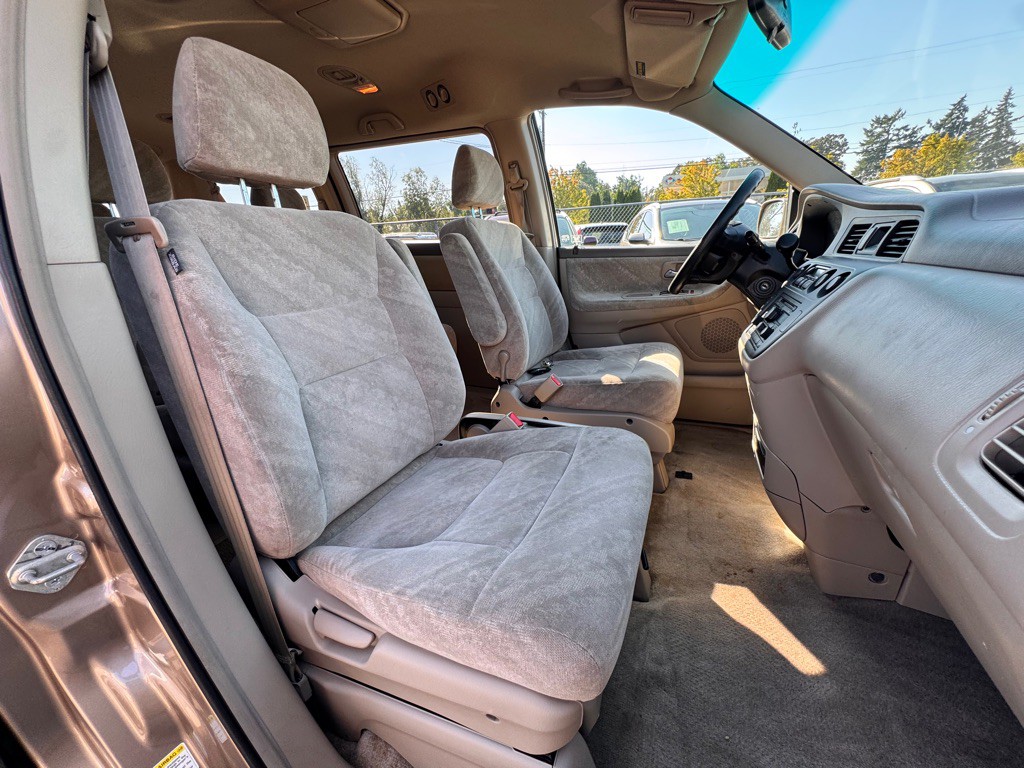 2004 Honda Odyssey Image 14